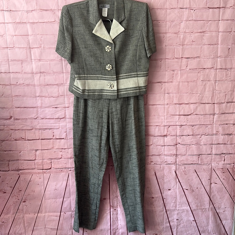 Vintage short sleeve minimalist pants suit